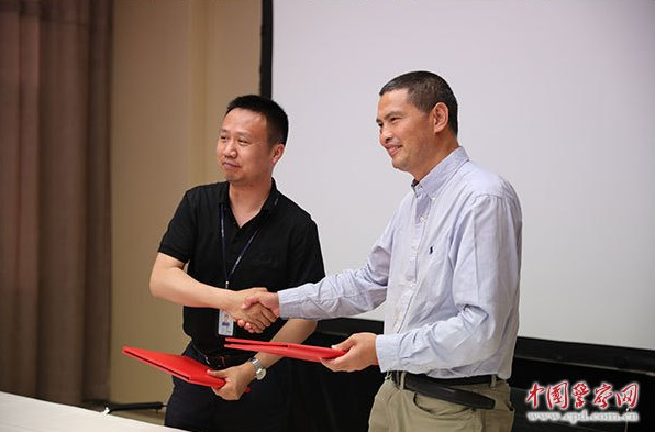 1558321565478907 1558321565478907